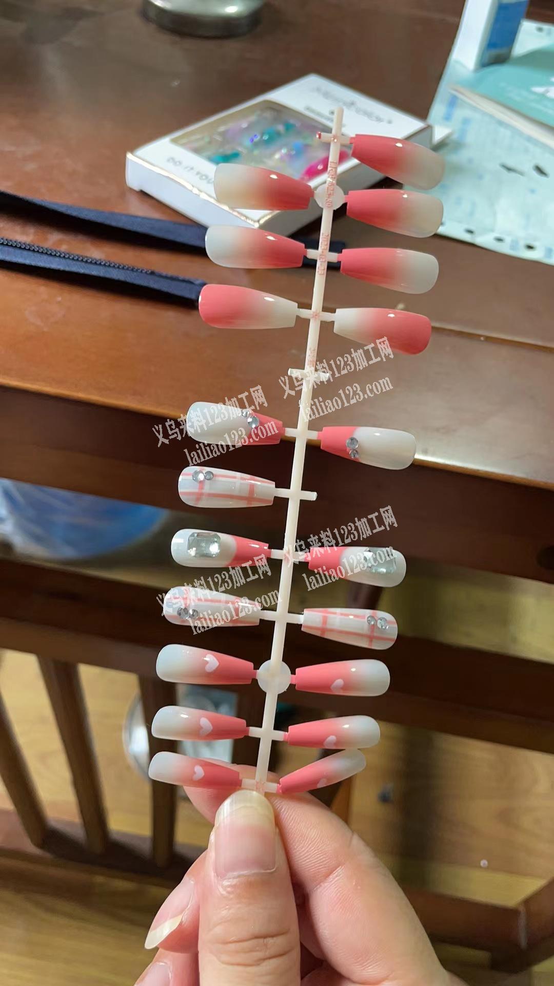《发江西》穿戴甲点钻外发加工，如图，寻找
