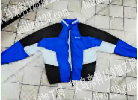15500件服装外发加工。如图，九月初上