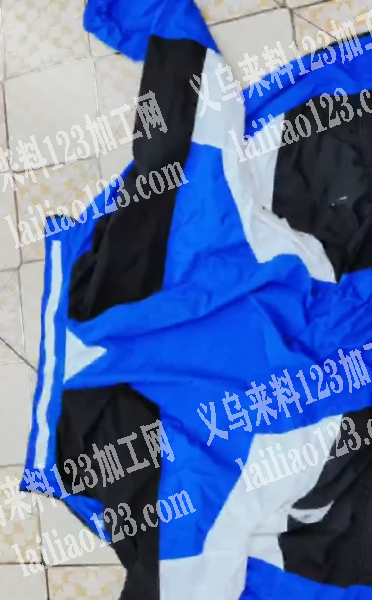 15500件服装外发加工。如图，九月初上