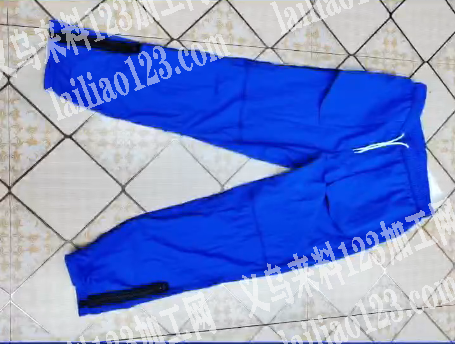 15500件服装外发加工。如图，九月初上