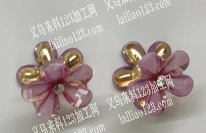 大量如图树脂小花订单，寻找厂家，有大量订