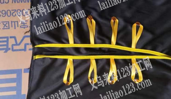 粘配件打胶枪的手工活外发加工，如图，义乌