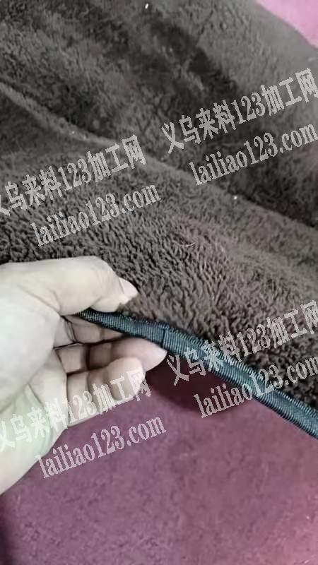 垫子包边和压3条线，2.5块，东阳西城工