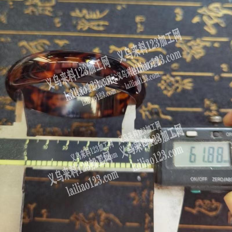 采购手镯5千个，有货的或者可以做的厂联系