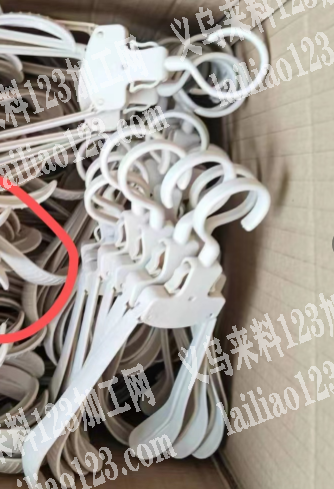 1万塑料折叠衣架订单，寻找厂家，如图，要