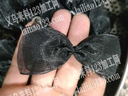 寻找专业做如图蝴蝶结的加工厂，请联系详谈