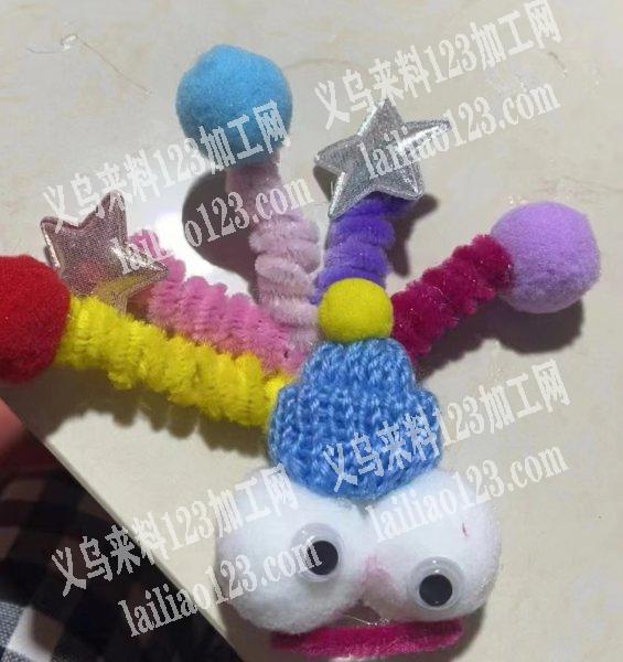 打胶枪粘胶手工活外发，如图