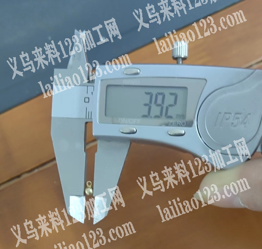如图，专业做不锈钢球的工厂联系我详谈
