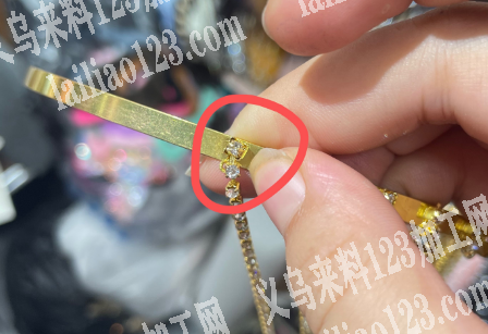大量包爪链扣手工活外发加工，寻找加工厂，