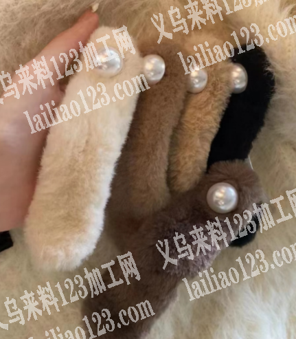 如图毛绒鸭夹有订单，寻找厂家，有货的工厂