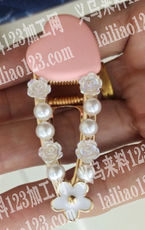 福田市场有点钻点配件。粘配件外发加工，寻