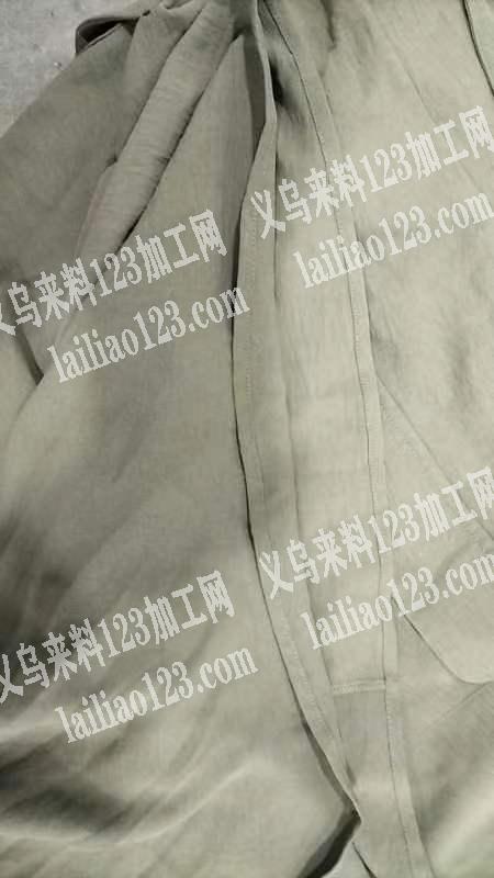 公司有衣服外发加工，几个款加一起两万五数