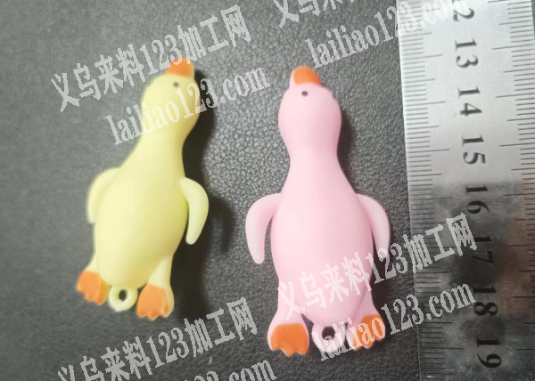 20000软胶鸭子订单，寻找厂家，找这个