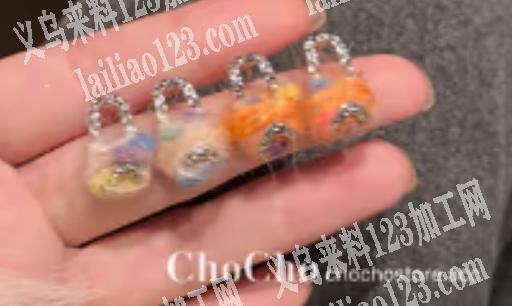 寻找如图缠绕毛线的耳钉厂家，有货的厂家请
