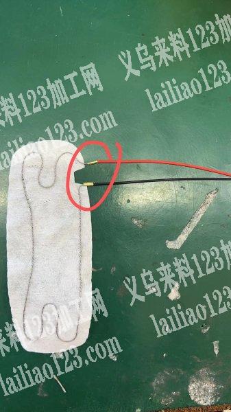 如图，有大量产品需要包胶，浸胶工艺加工，
