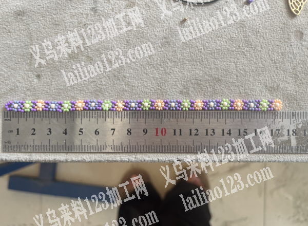 穿米珠编织的手工活，如图，地区不限制，会