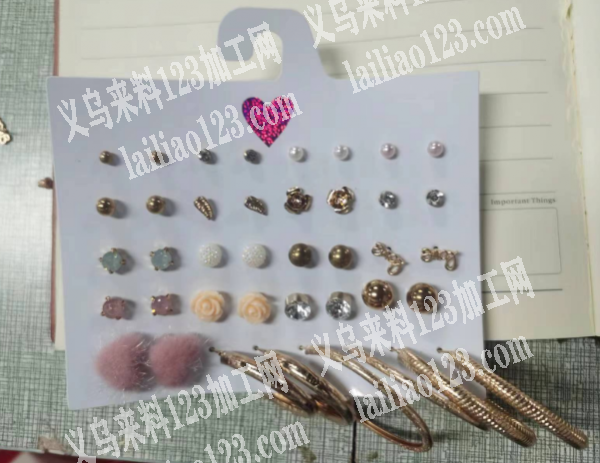 包装的手工活外发加工，耳钉包装的手工活，