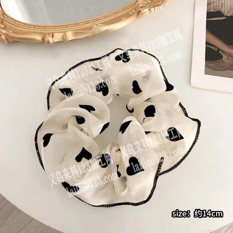 这个布艺发圈外发加工，边上是拷边的，寻找