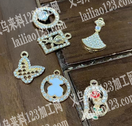 合金小吊坠翻砂外发，寻找翻砂的工厂，会做