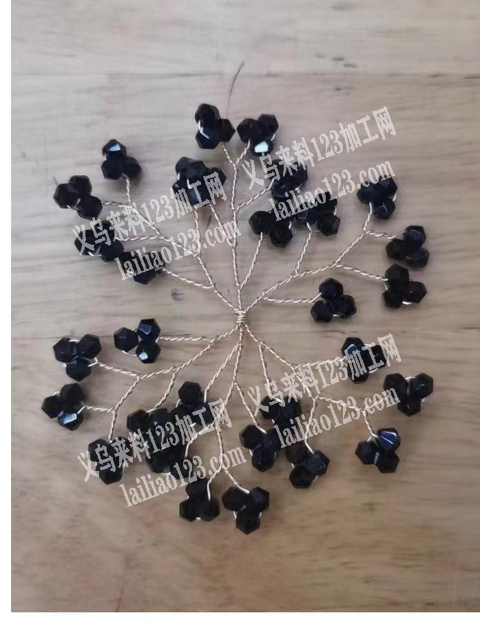 串珠子扭铜丝手工活外发，如图。新娘饰品手