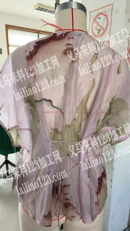 这款式的衣服外发加工，有哪家工厂合适做吗