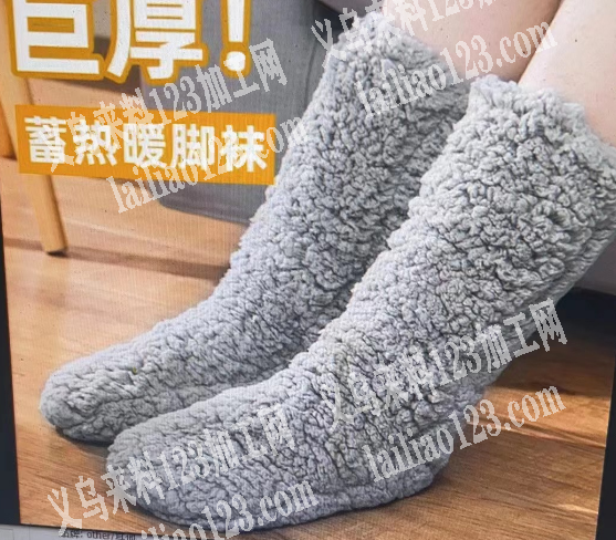 佛堂袜子踩线外发加工，如图，寻找踩线的加