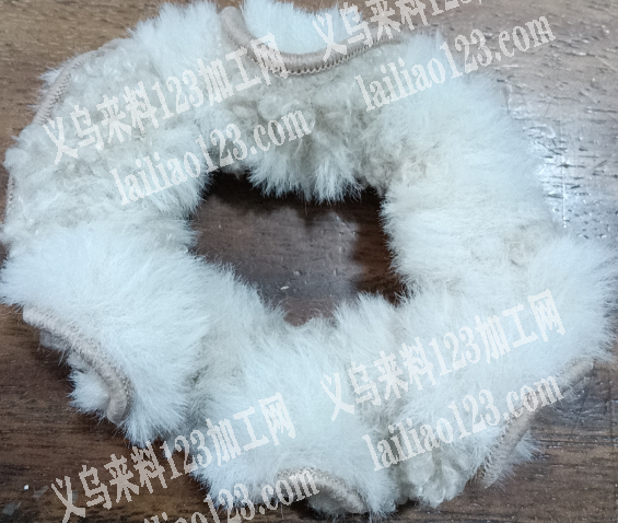 这个毛绒料子拷边外发加工，谁家会，寻找义