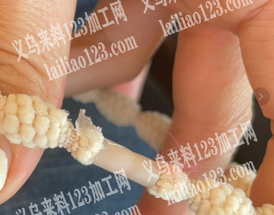 粘皮筋扣手工活外发加工，如图，寻找手工活