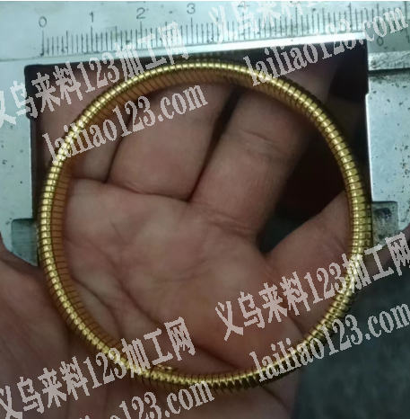 弹簧手镯订单，寻找工厂，如图，哪家能做请