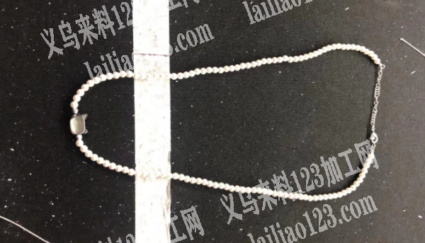 串珠子的简单手工活外发加工，如图