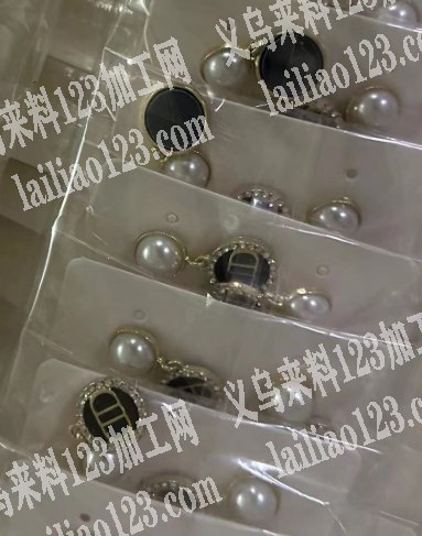 寻找耳钉成品工厂，如图，一定要成品工厂，