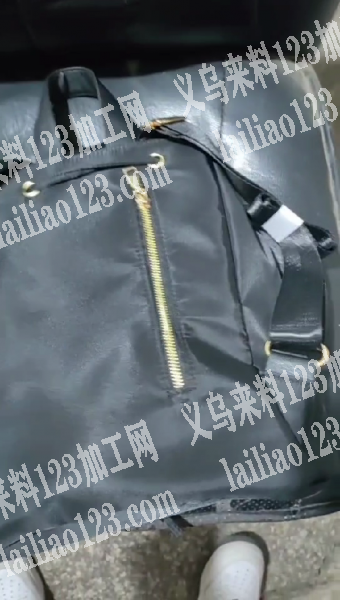 如图，有包包外发加工，外发纯加工