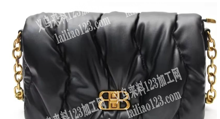 找能做内单箱包工厂，数量每款300一50