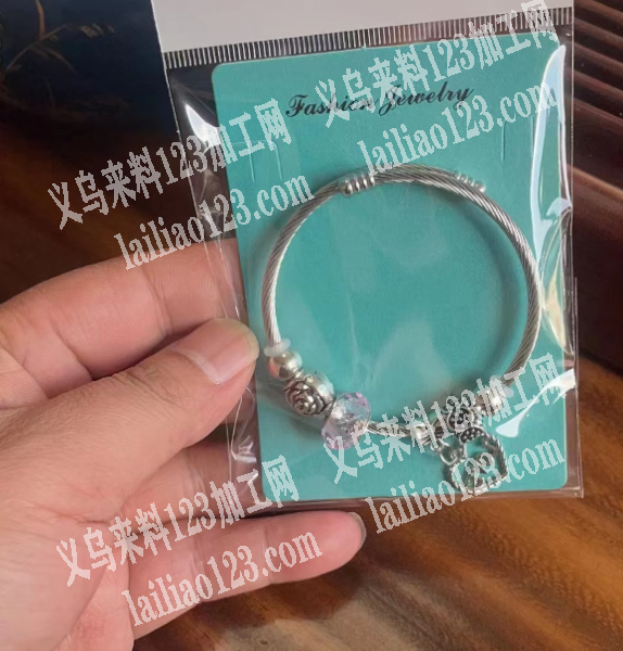 如图大量潘朵拉手链订单，如图，找工厂，量