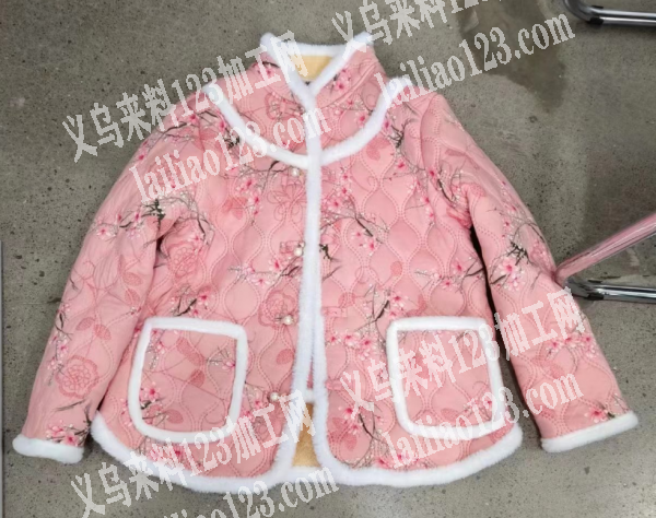 10万服装，做到放假，要求有同步拷边机