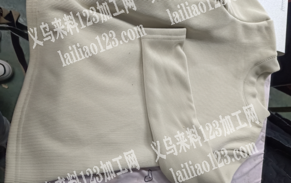 《做到过年都有货》做打底衫，寻找打底衫加