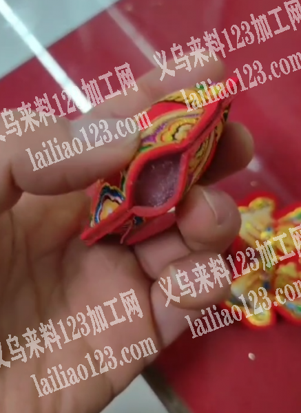 大量充棉外发加工《贺年挂件》，如图，寻找