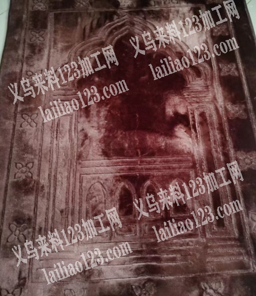 毛绒产品上面压花外发加工，如图，谁家会做