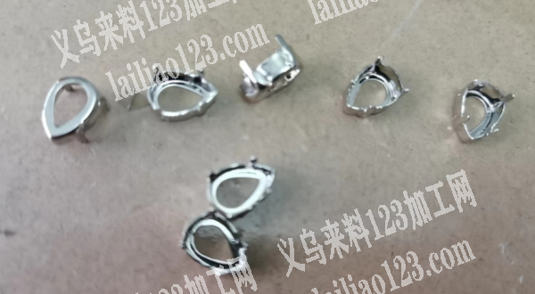 k9的或者施华洛的爪子，寻找厂家，如图，
