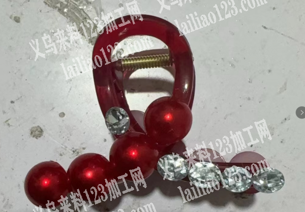 打胶水粘珠子的手工活外发，寻找手工活加工