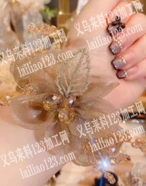 大量胸花手腕花订单，寻找厂家，如图，有订
