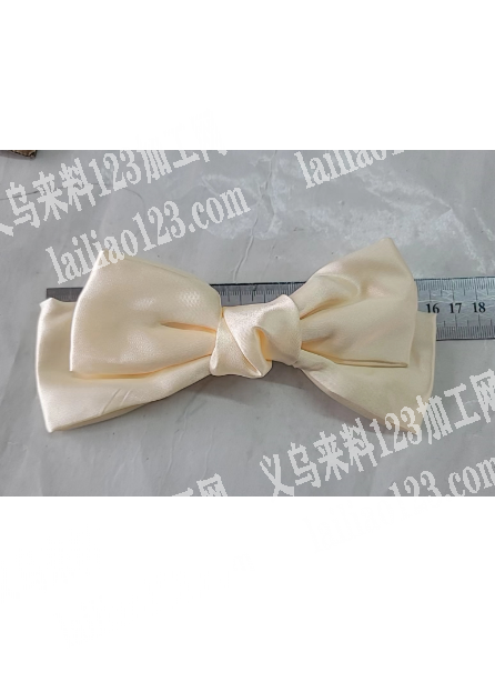 如图，公司布艺蝴蝶结手工活外发，如图。1