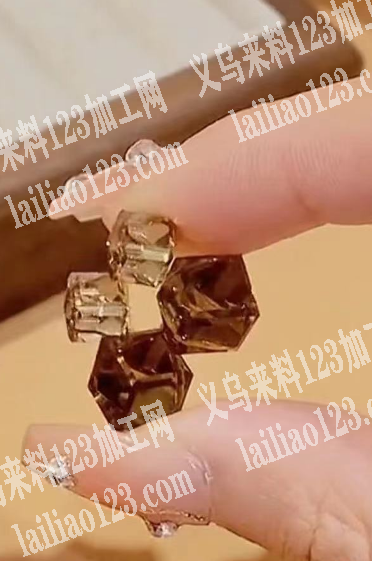 耳环上面点配件粘配件外发加工，寻找加工厂