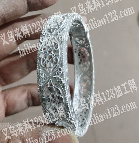 合金手镯订单翻砂外发，寻找翻砂的工厂合作