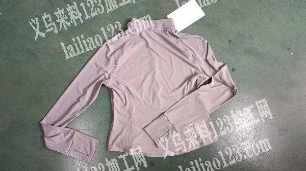 公司每个月10万件防晒服外发加工，来料加