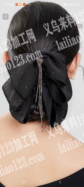 云朵抓夹马尾夹等，扎蝴蝶结。等布艺发饰。