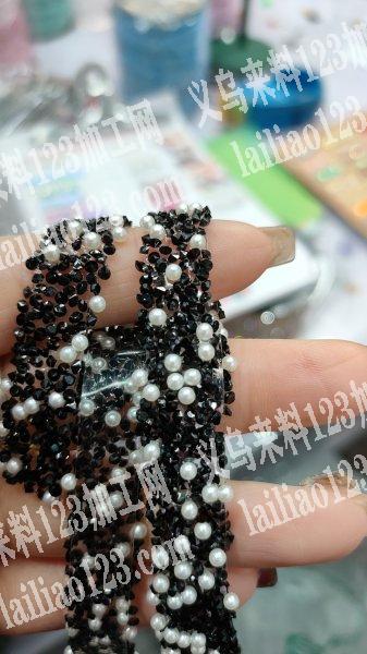 找可以加工这款产品的工厂，带背胶。