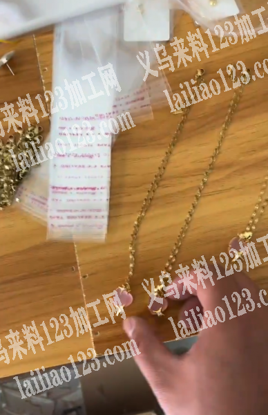项链套袋子包装的手工活外发，寻找专业做包