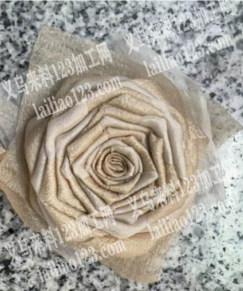 国际商贸城店面花朵的手工活外发，有布花外