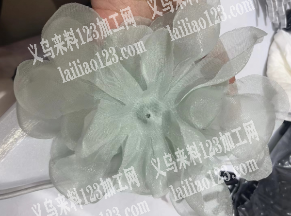 粘花片的手工活外发加工，如图，寻找会做粘